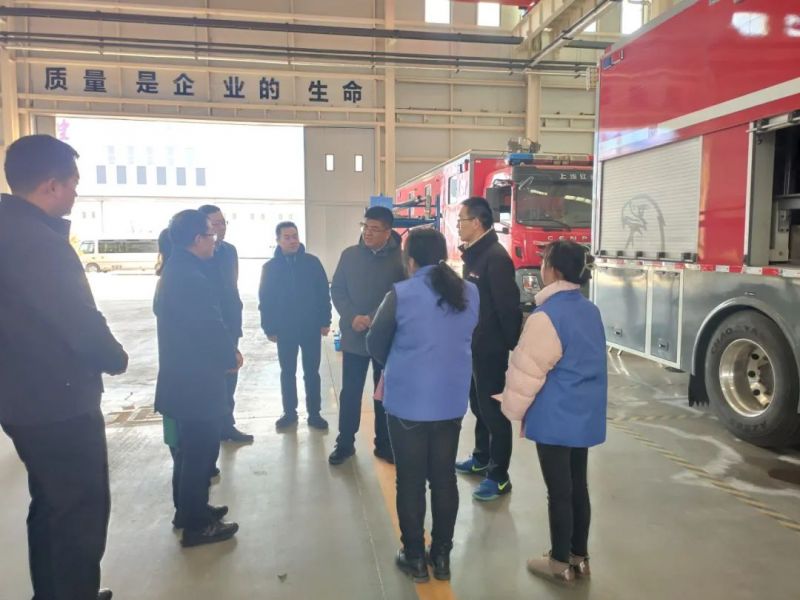 安陽市常務(wù)副市長(zhǎng)王樸一行到獵鷹制造中心調(diào)研 